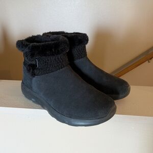 Skechers On-the-Go City 2 Suede Ankle Boots – Black – Women’s 7